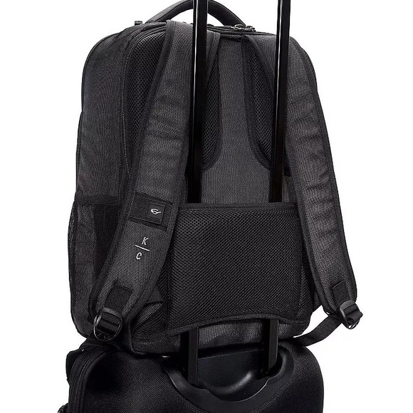 LOT 2 Kenneth Cole Reaction Brooklyn Commuter 16" Backpack - Navy and Charcoal - Picture 8 of 15